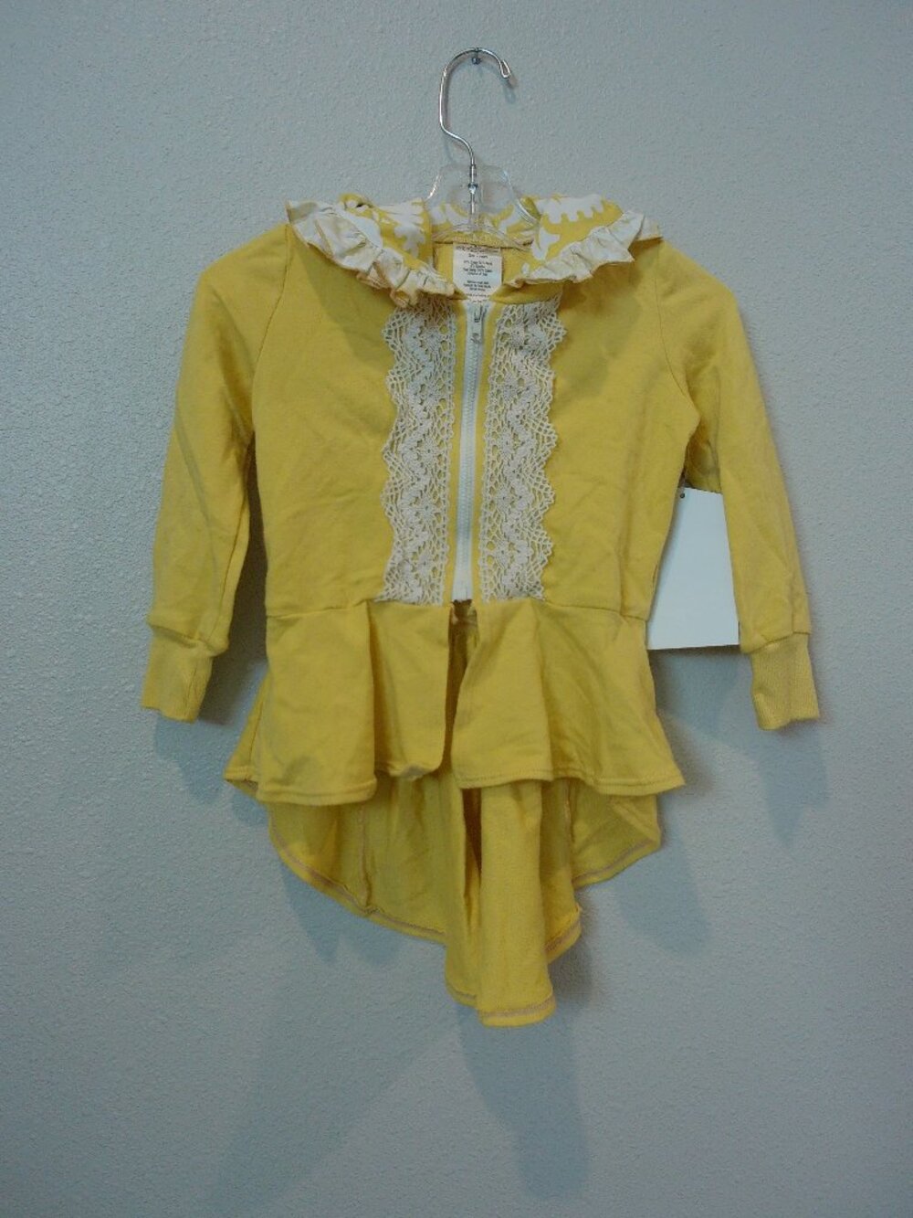Persnickety lightjacket